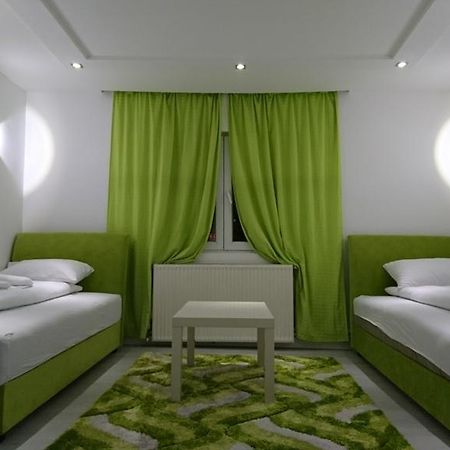 Lepi Apartments โนวีปาซาร์ ภายนอก รูปภาพ