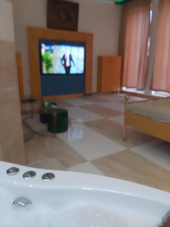 Lepi Apartments โนวีปาซาร์ ภายนอก รูปภาพ