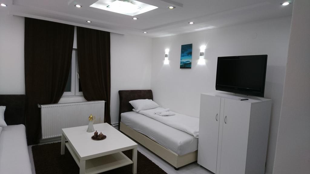 Lepi Apartments โนวีปาซาร์ ภายนอก รูปภาพ