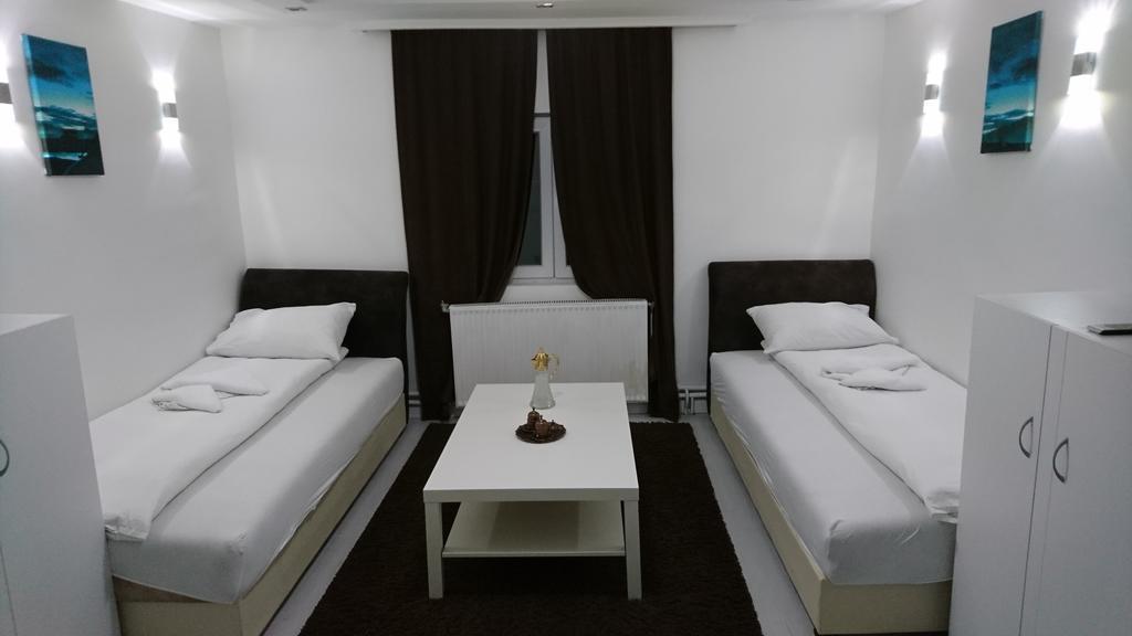 Lepi Apartments โนวีปาซาร์ ภายนอก รูปภาพ