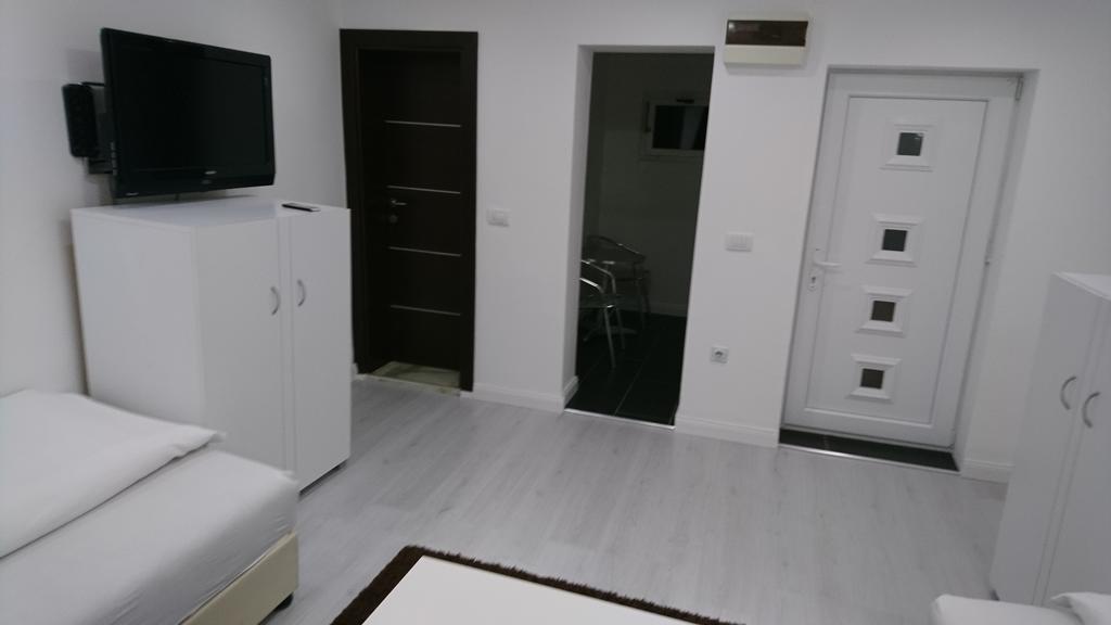 Lepi Apartments โนวีปาซาร์ ภายนอก รูปภาพ